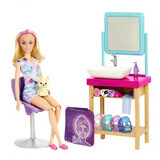 Barbie at the beauty salon, Barbie