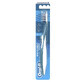 Brosse &#224; dents manuelle Pro-Expert CrossAction All In One, 40 Medium, Oral-B